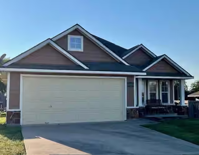 Photo 2 of 1707 Weaver Street, Brenham, TX