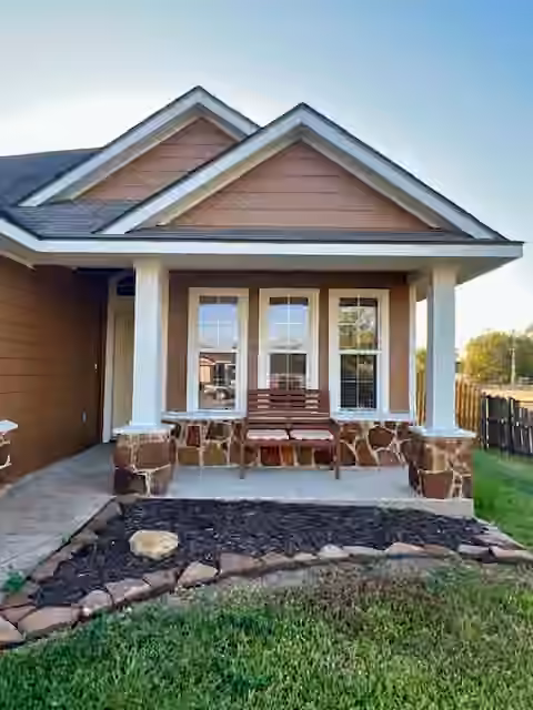 Photo 3 of 1707 Weaver Street, Brenham, TX