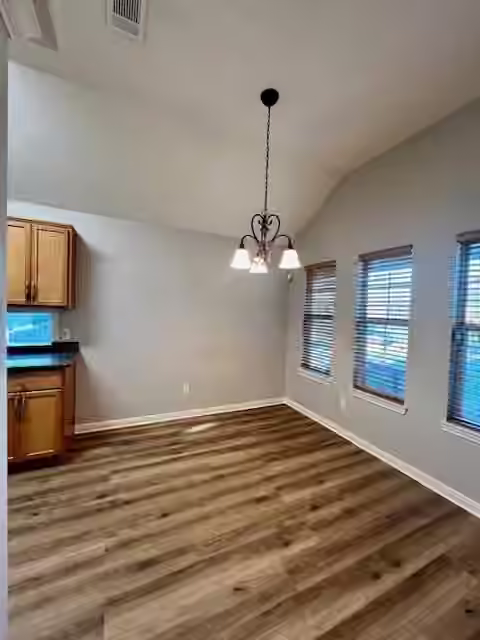 Photo 5 of 1707 Weaver Street, Brenham, TX