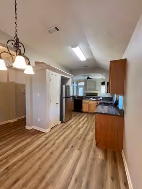 Photo 6 of 1707 Weaver Street, Brenham, TX