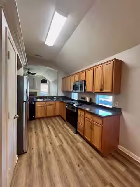 Photo 7 of 1707 Weaver Street, Brenham, TX