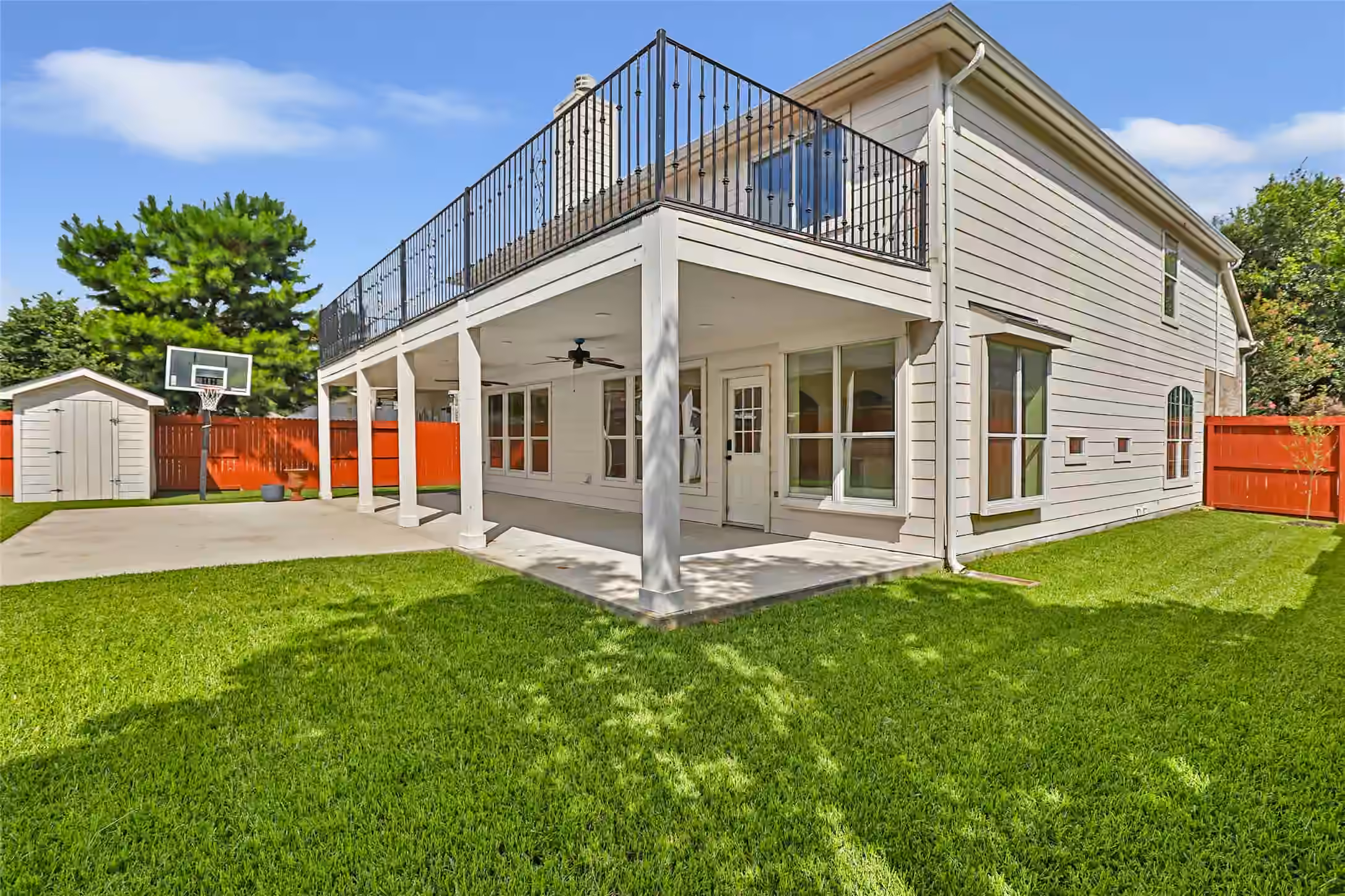Photo 5 of 4022 Bytrail Court, Humble, TX