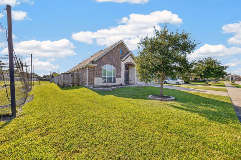 Photo 5 of 5126 Jibe Ho Lane, Manvel, TX