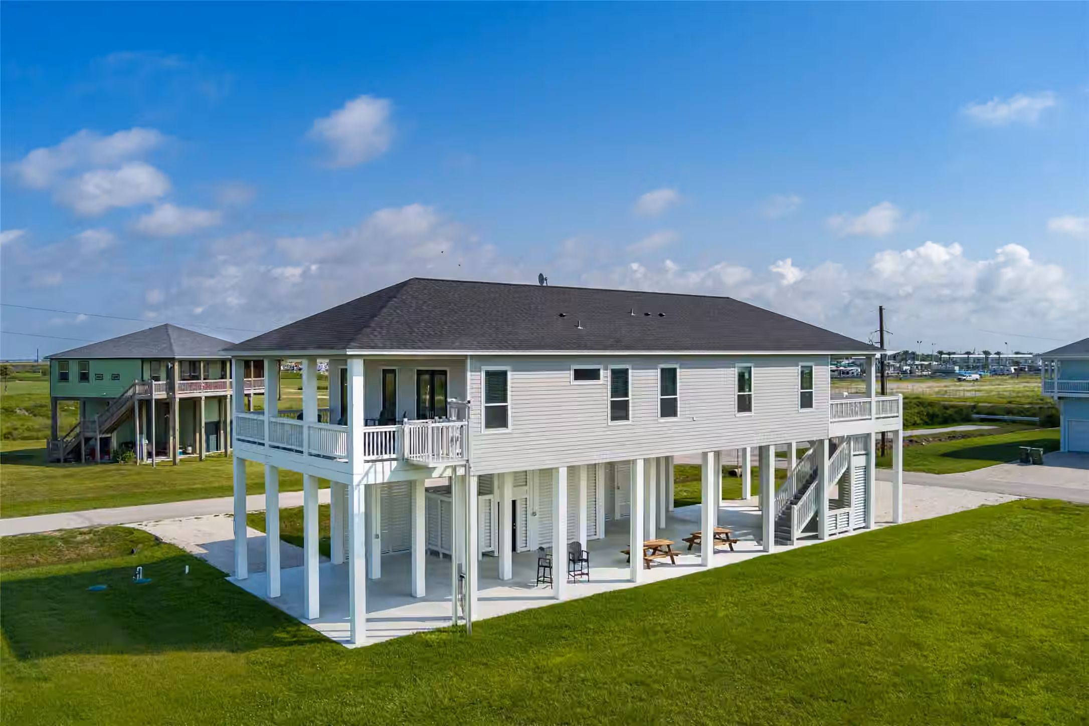 Photo 4 of 821 Casa Drive, Crystal Beach, TX