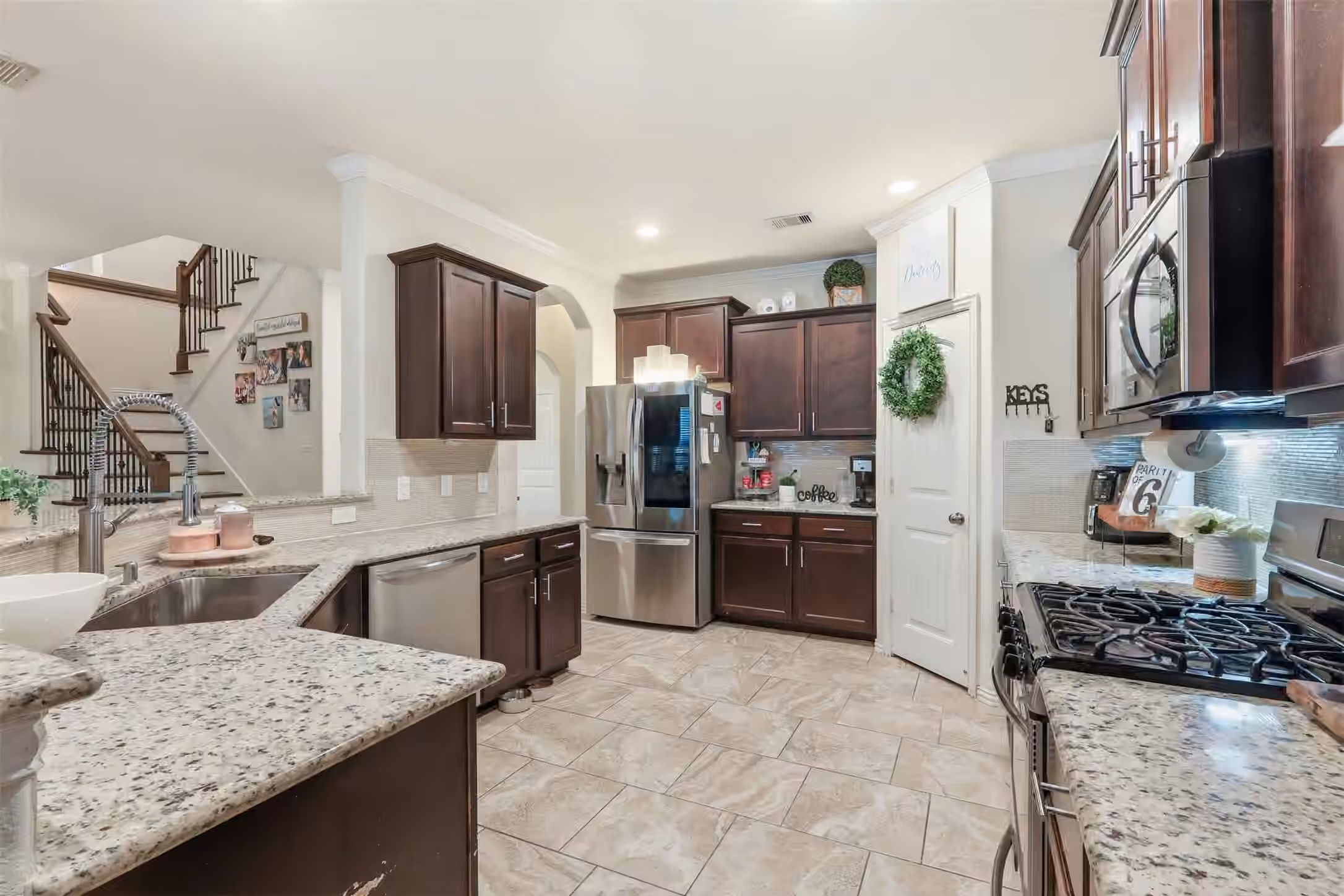 Photo 6 of 802 S Chamfer Way, Crosby, TX