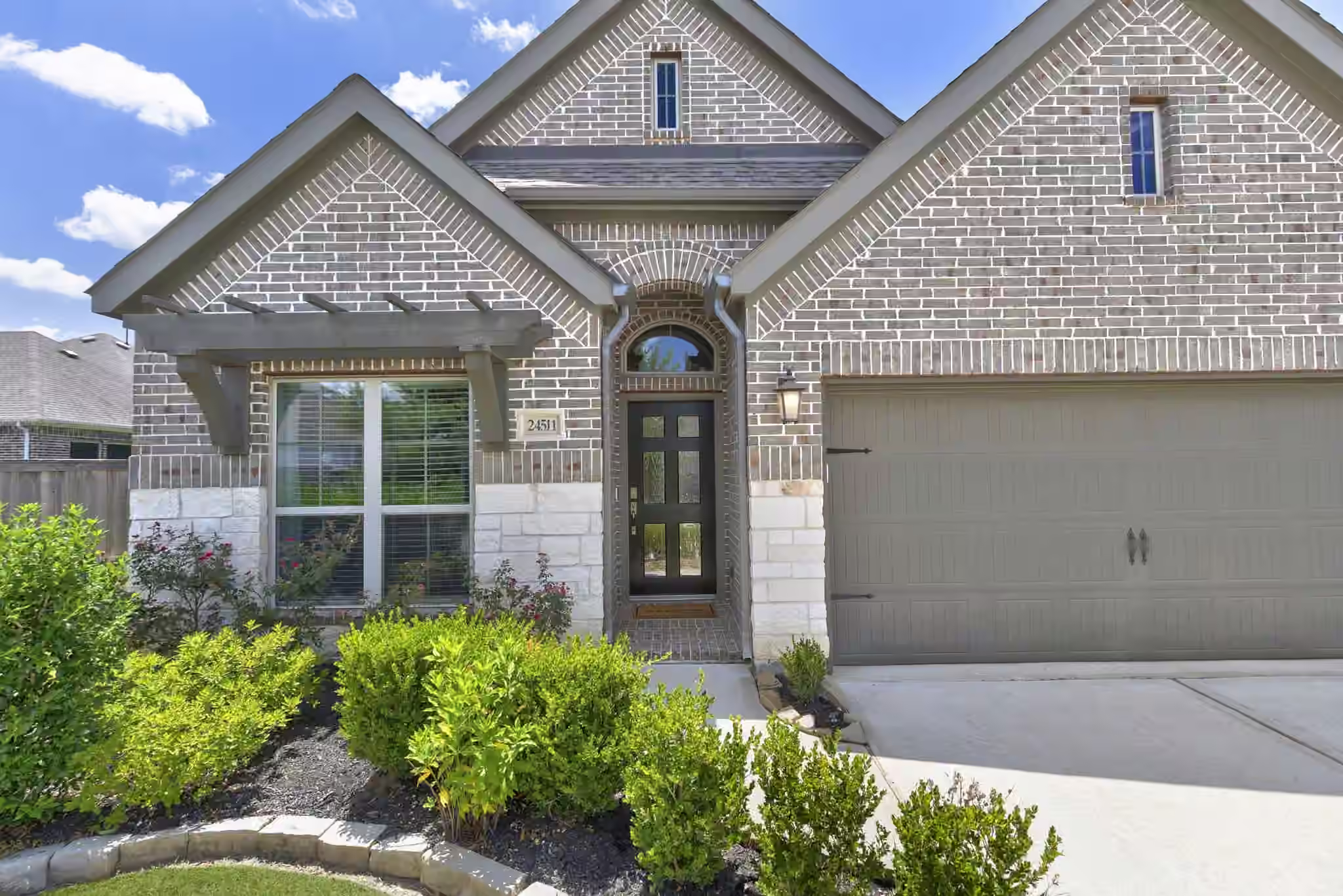 Photo 3 of 24511 Songlark Bend Drive, Tomball, TX