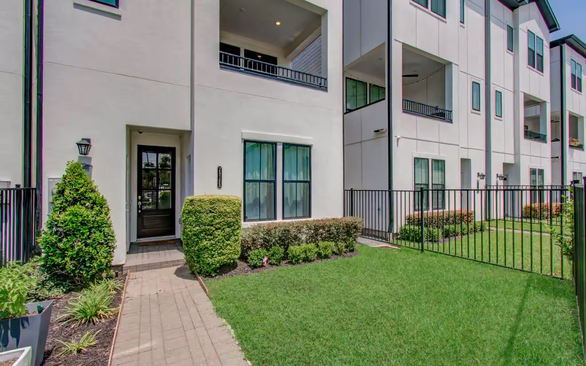 Photo 3 of 2816 Grand Fountains Drive B, Houston, TX