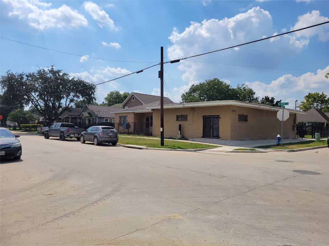 Photo 3 of 7846 Dayton Street, Houston, TX