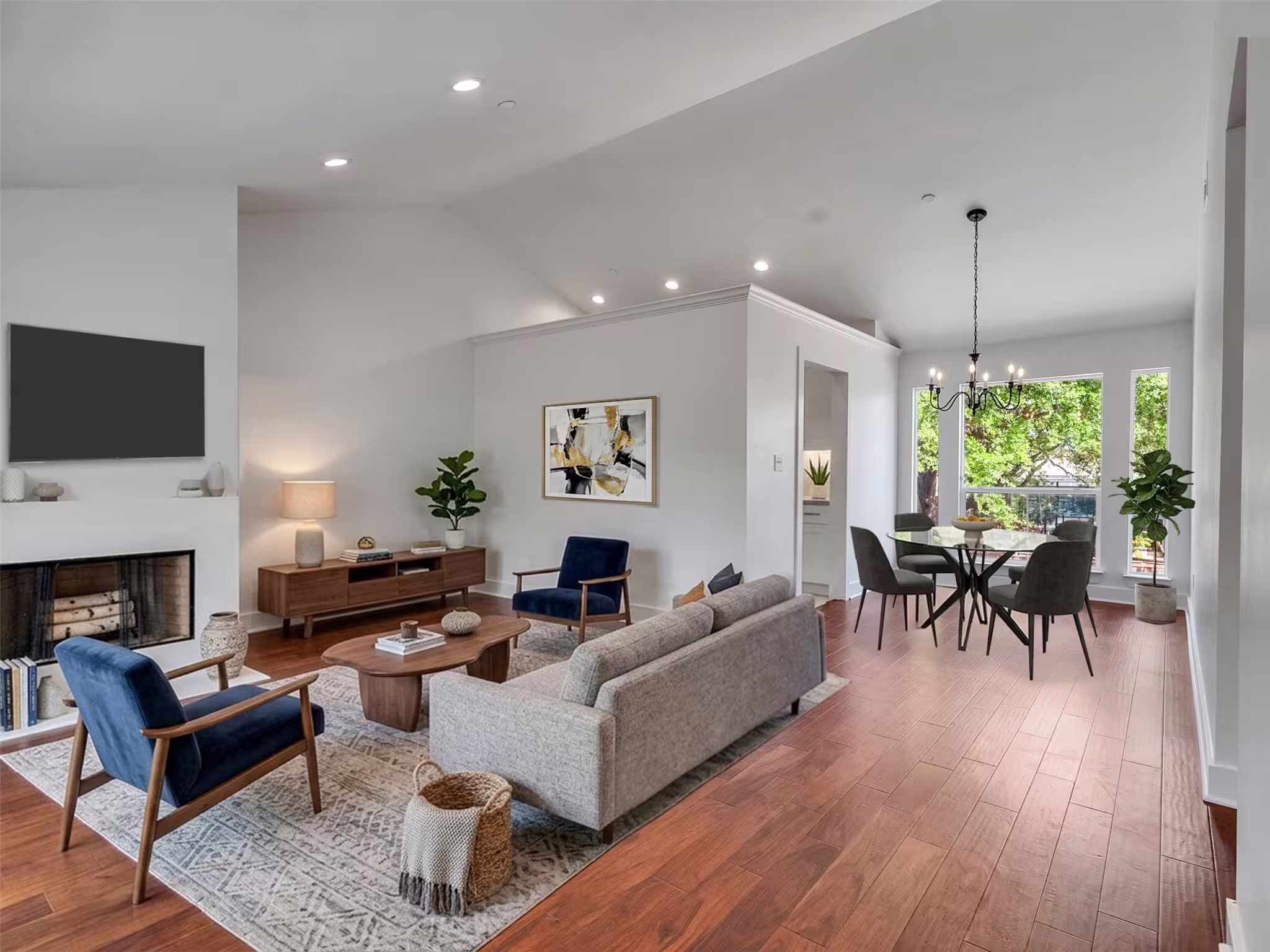 Photo 4 of 2829 Timmons Lane 204, Houston, TX