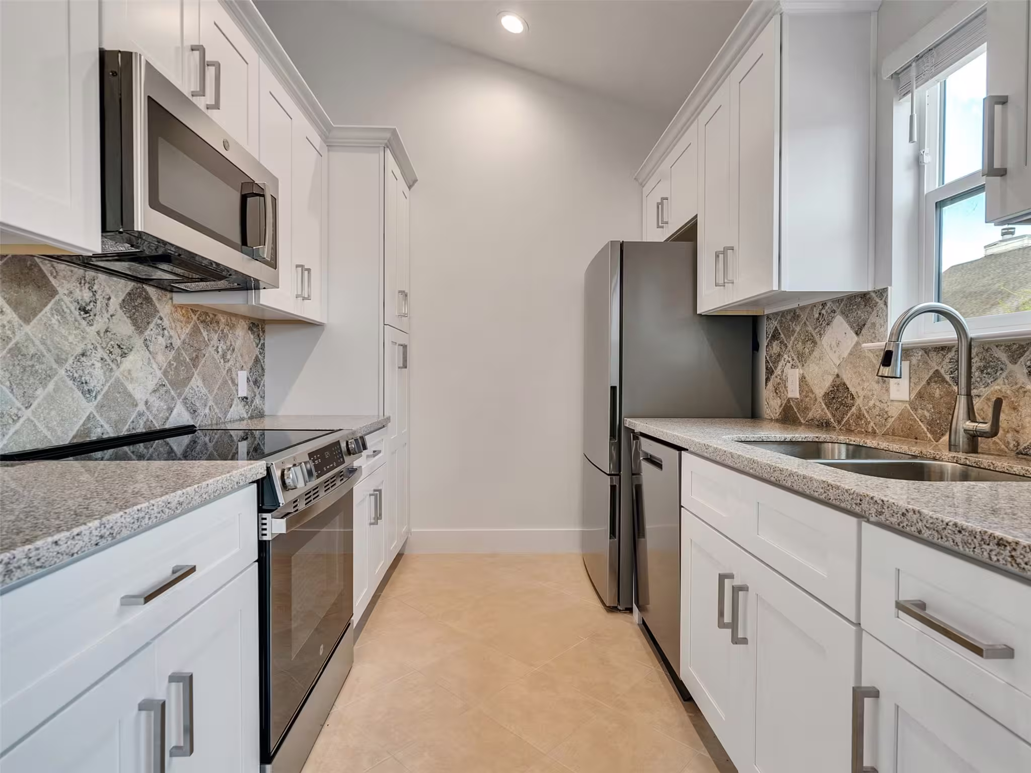 Photo 5 of 2829 Timmons Lane 204, Houston, TX