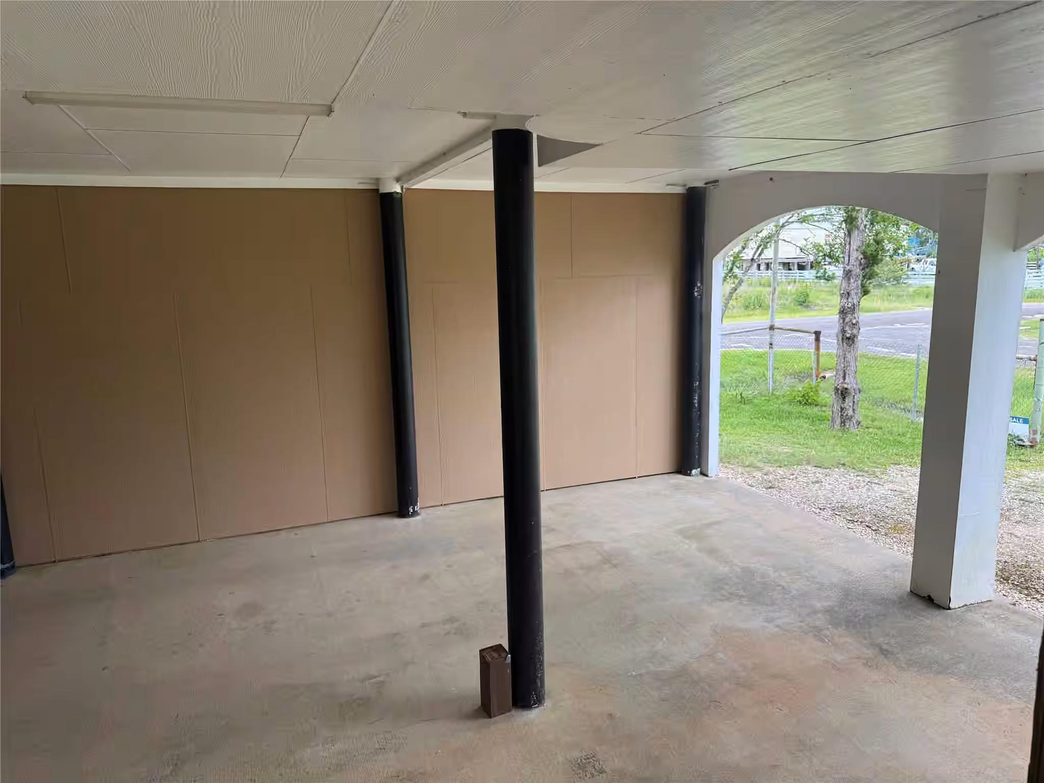 Photo 3 of 127 Metzwright Drive, Anahuac, TX