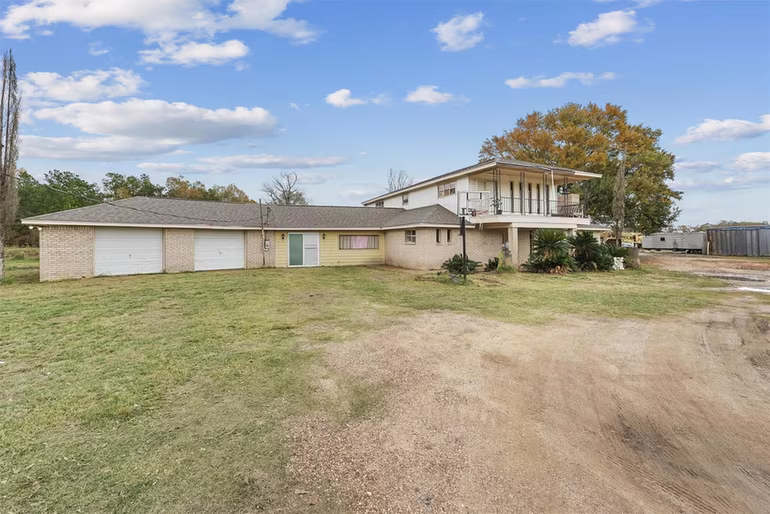 Photo of 850 County Road 2145, Cleveland, TX