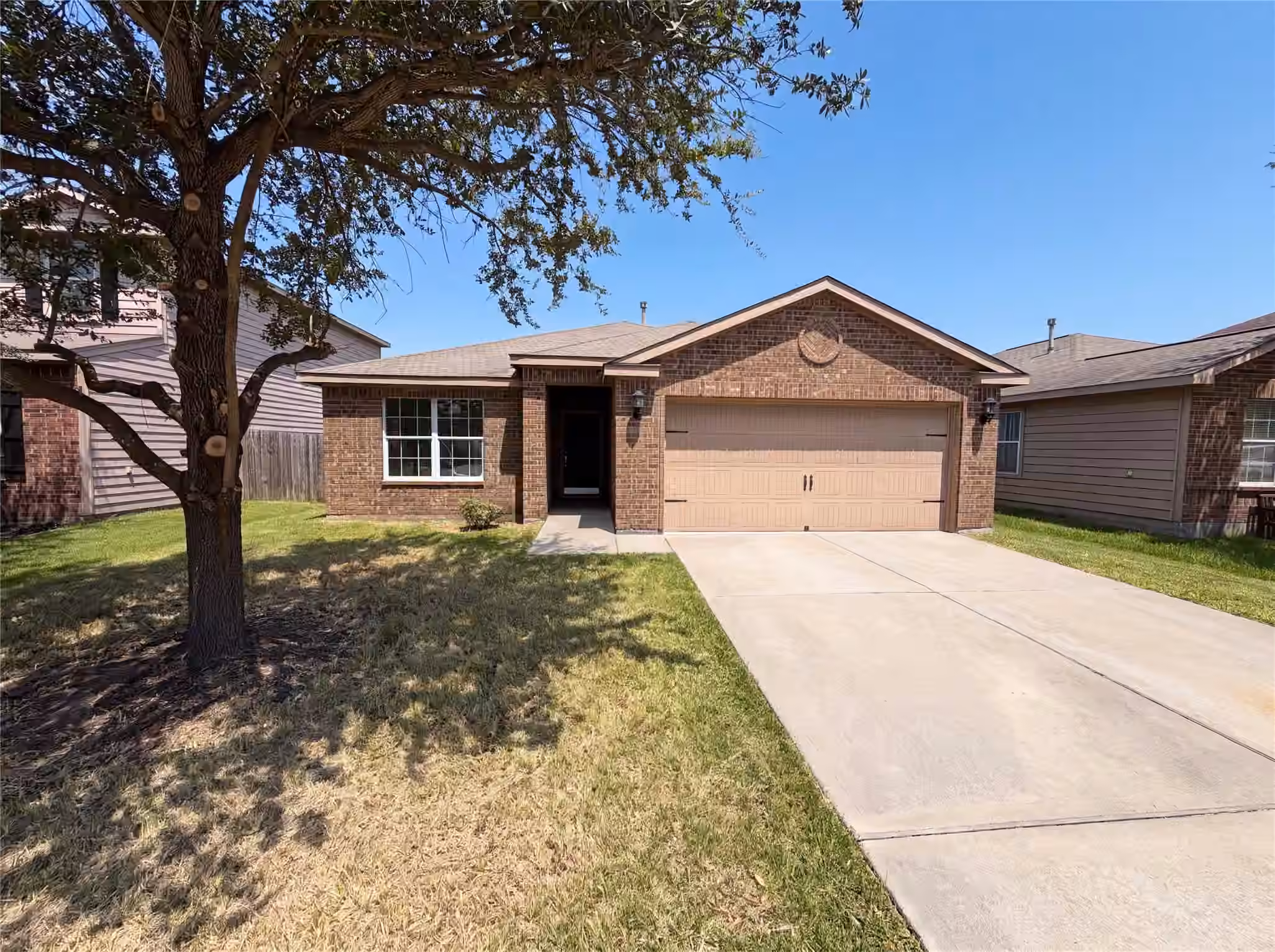 Photo of 907 Amaryllis Road, Baytown, TX