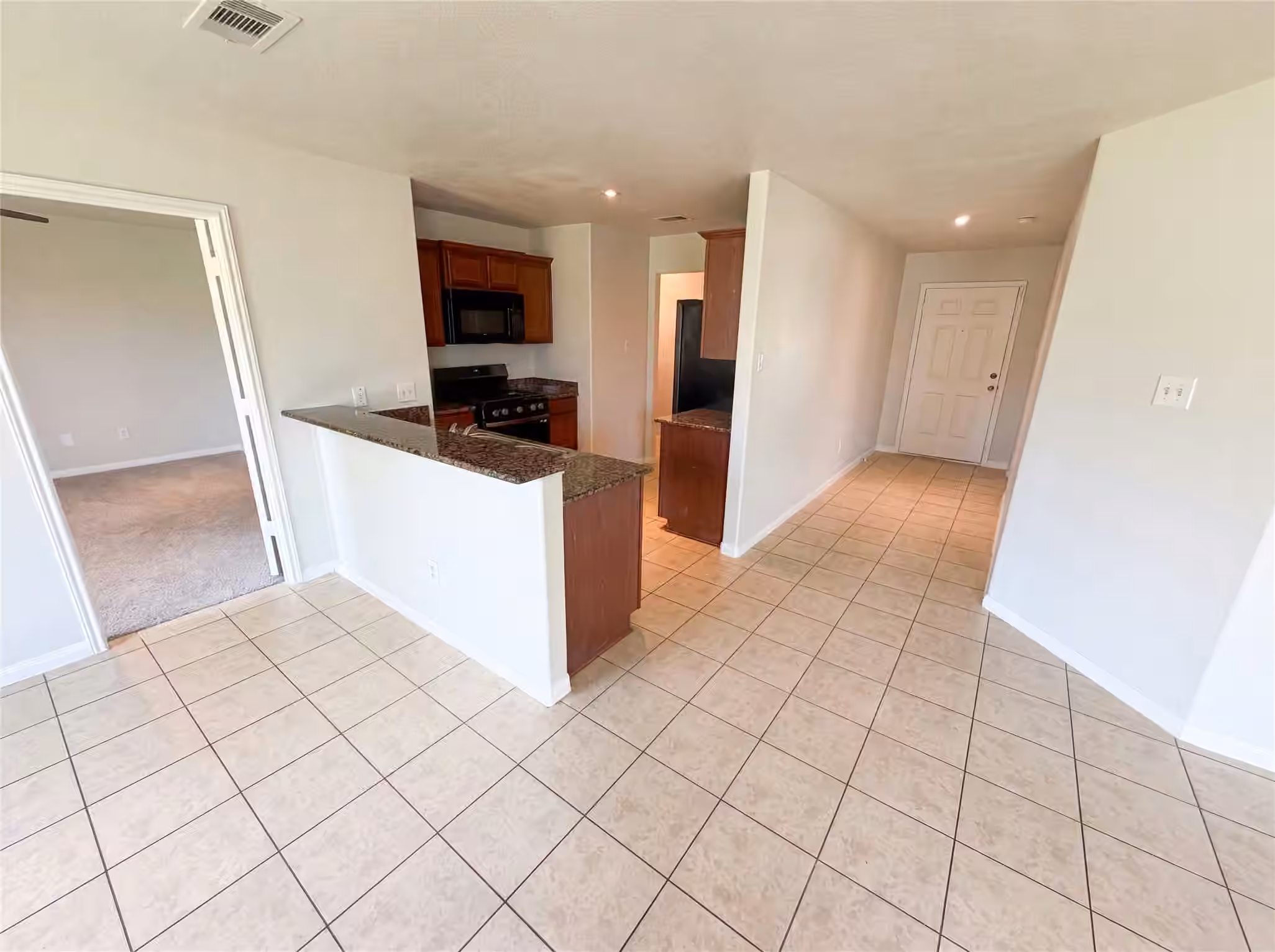 Photo 2 of 907 Amaryllis Road, Baytown, TX