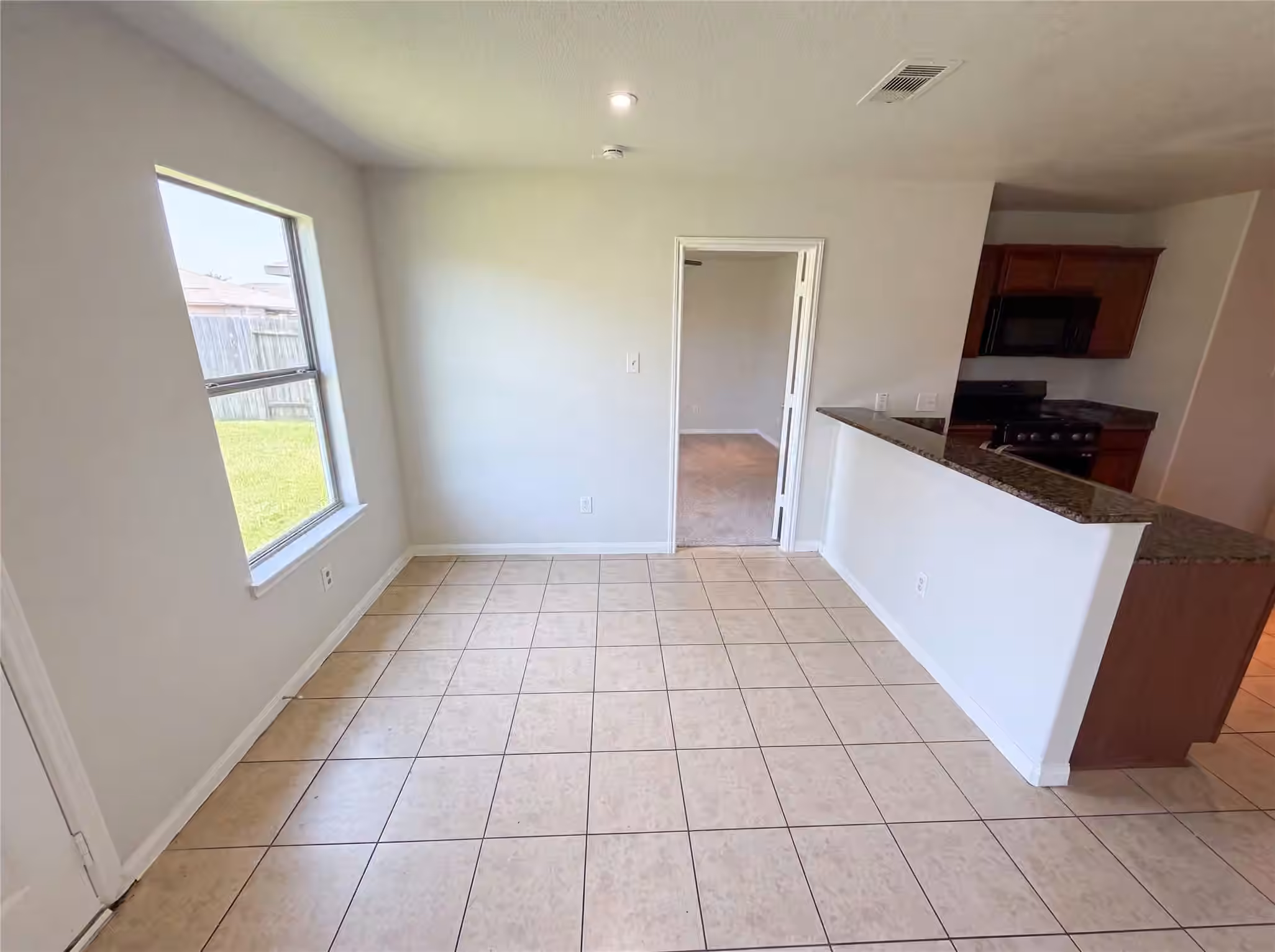Photo 6 of 907 Amaryllis Road, Baytown, TX