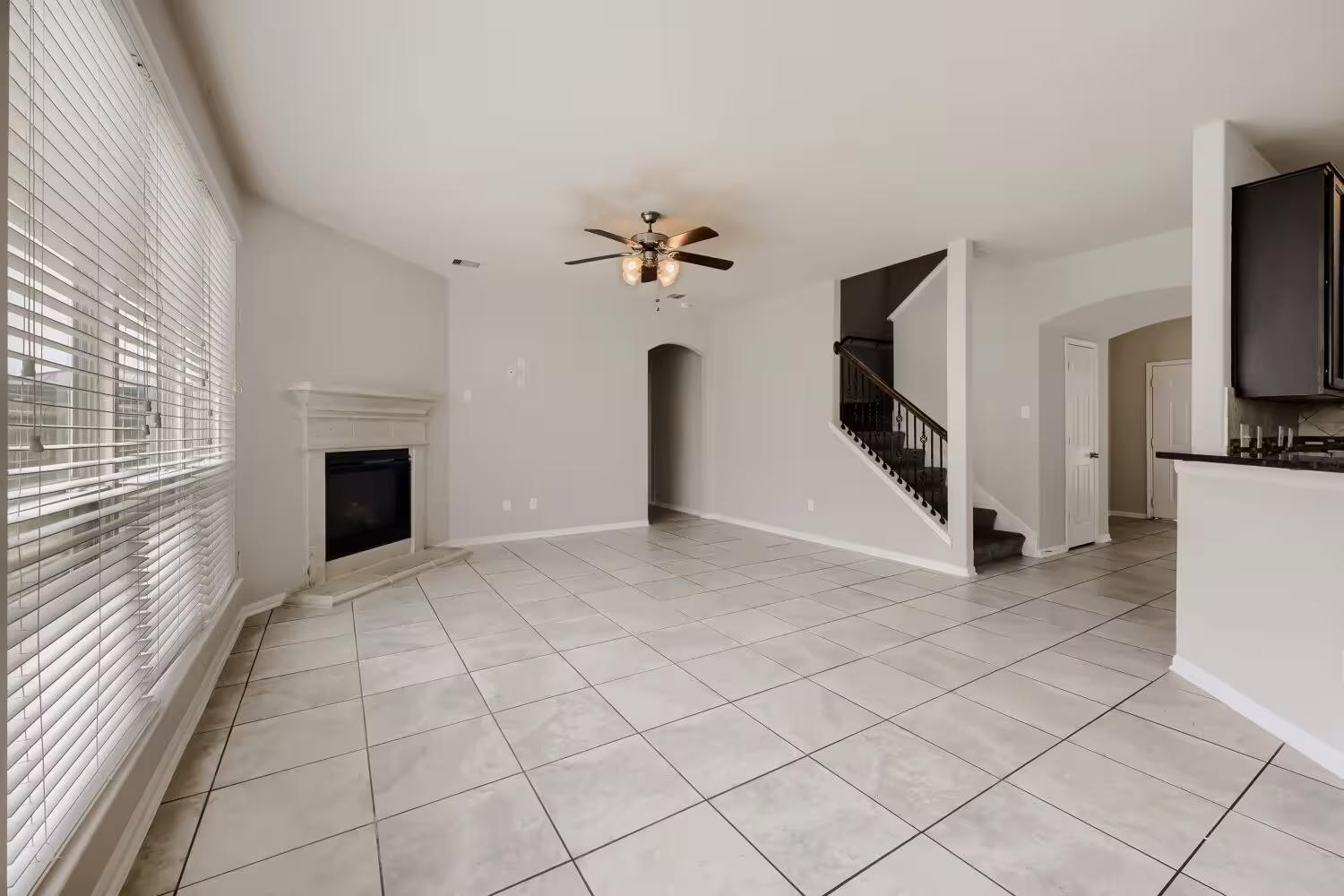 Photo 3 of 4135 Loft Square Place, Humble, TX