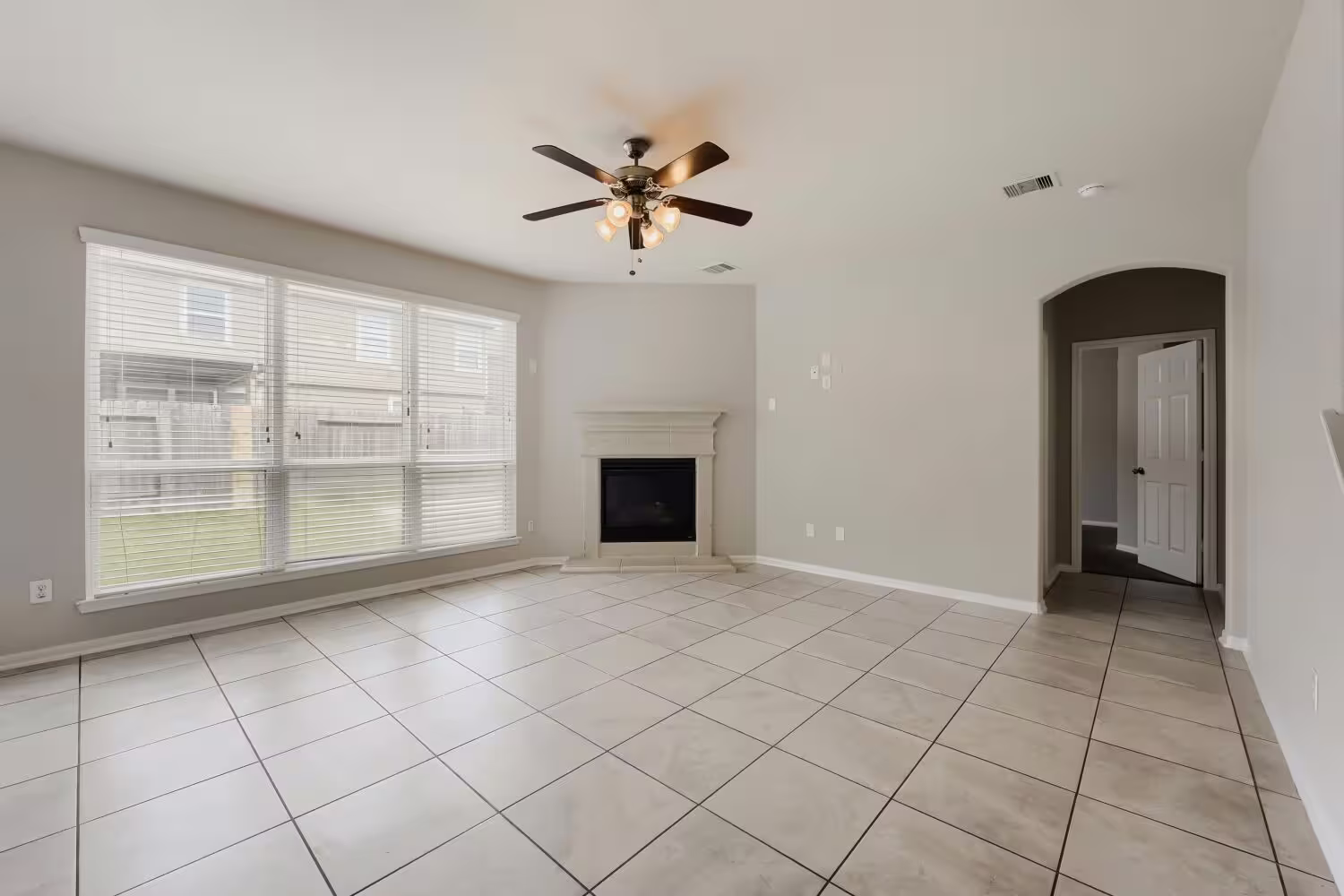 Photo 5 of 4135 Loft Square Place, Humble, TX