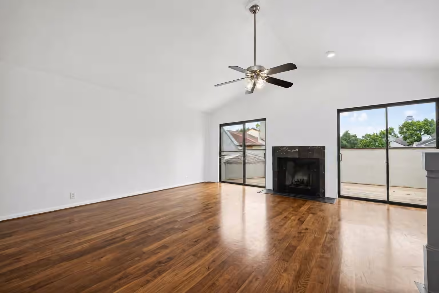 Photo 4 of 2664 Bering Drive 2664, Houston, TX