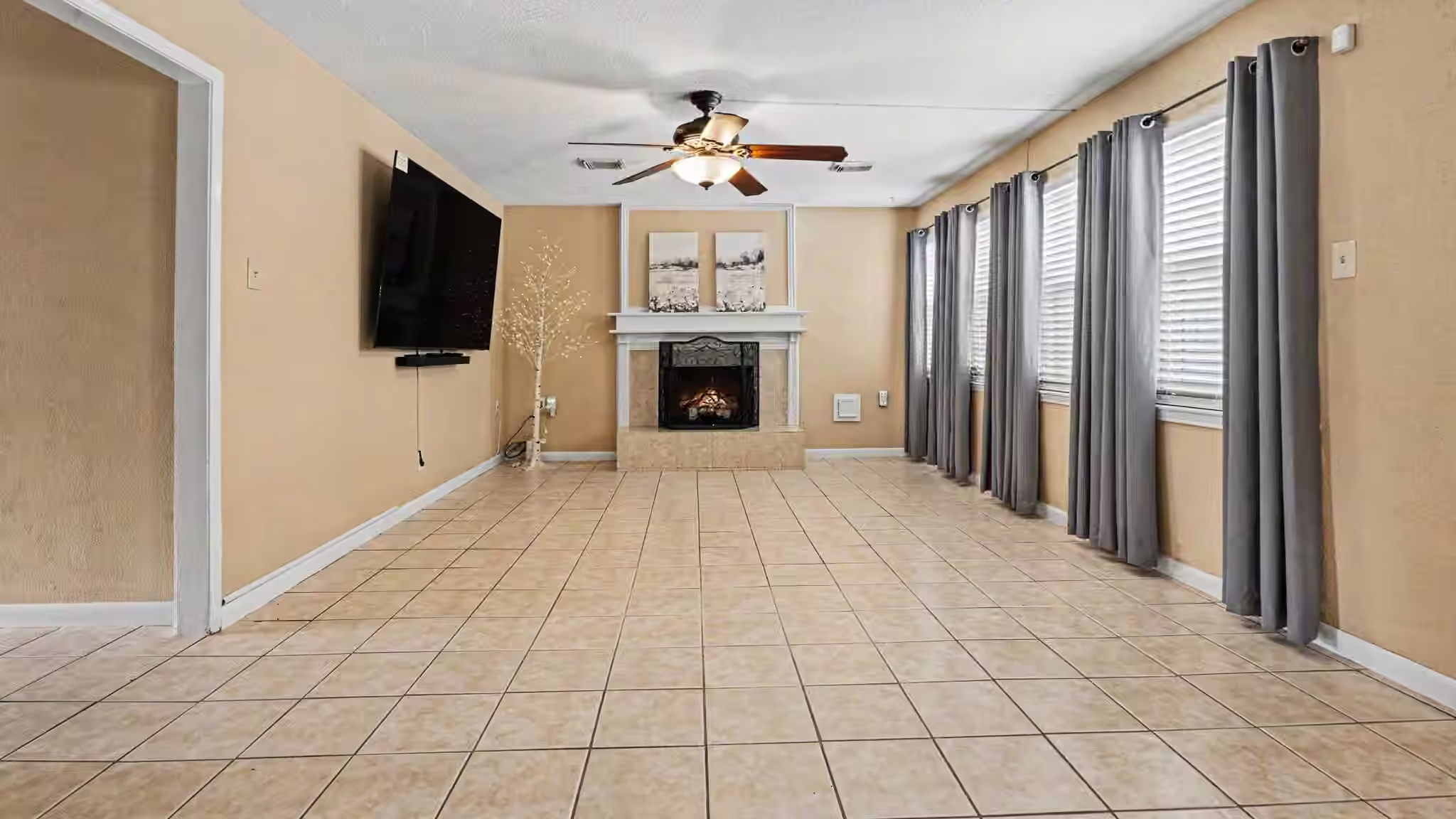 Photo 3 of 15914 Dunmoor Drive, Houston, TX