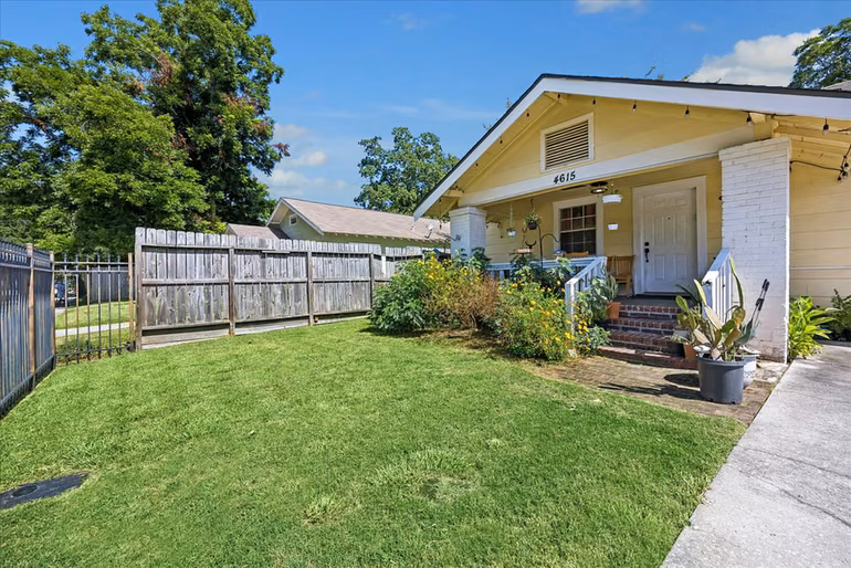 Photo 2 of 4615 Woodside Street, Houston, TX