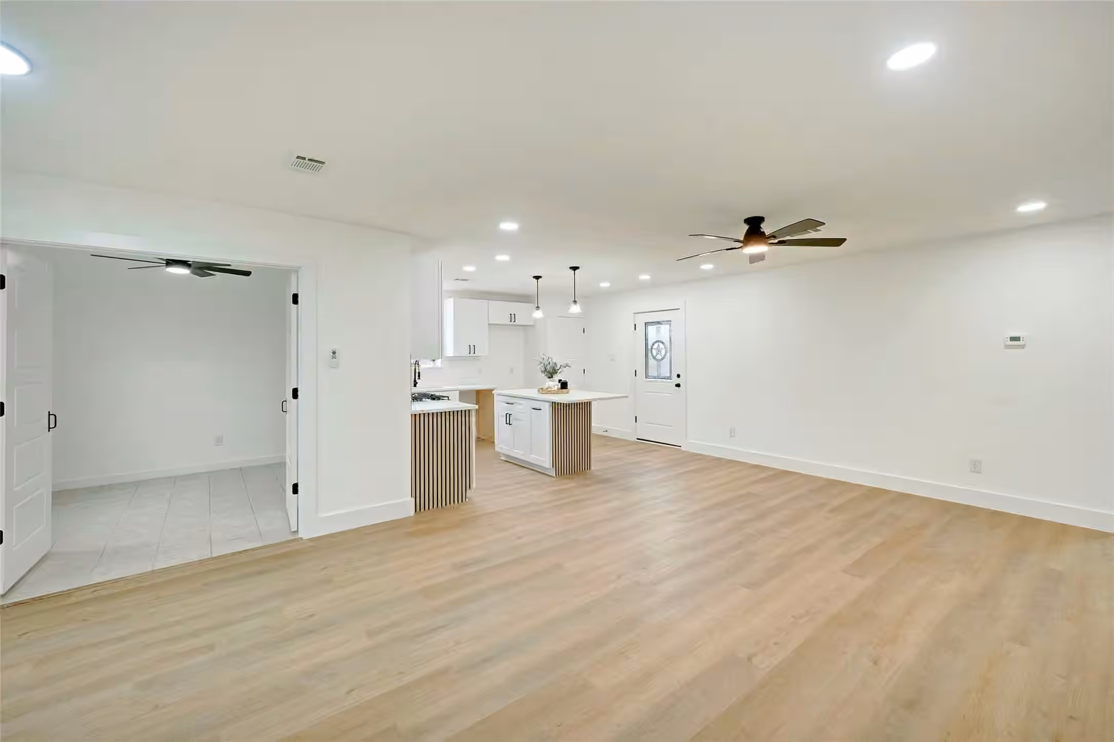 Photo 5 of 12930 Segrest Drive, Houston, TX