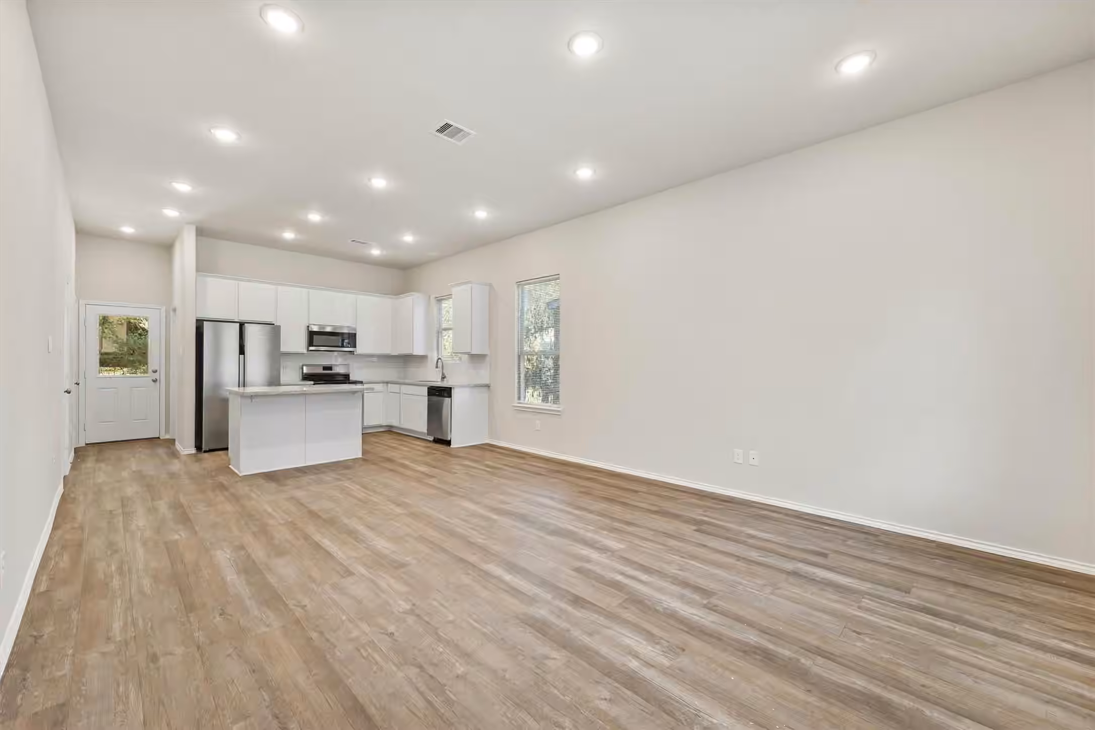 Photo 5 of 10178 Barberry Street, Willis, TX