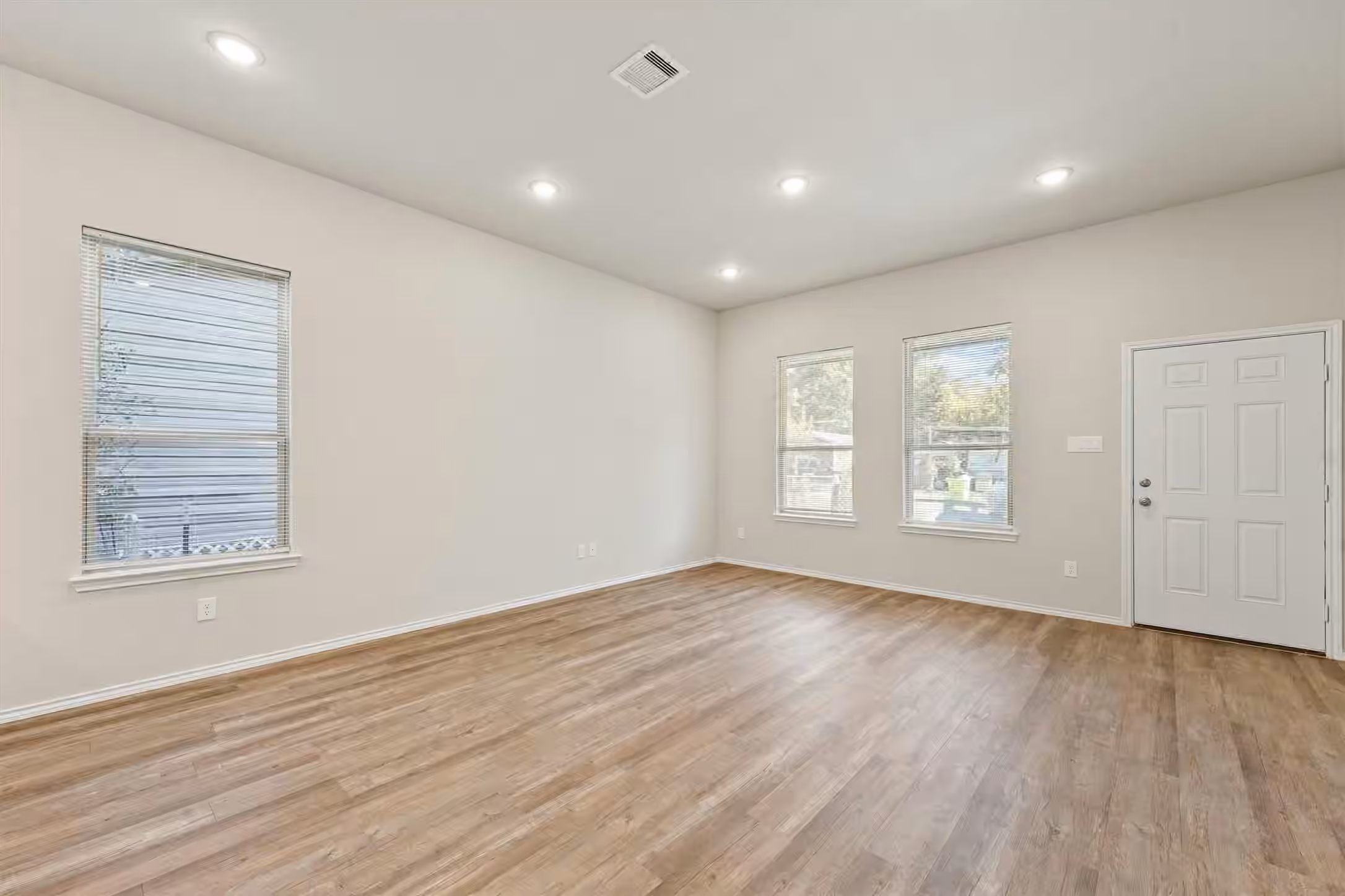 Photo 7 of 10178 Barberry Street, Willis, TX