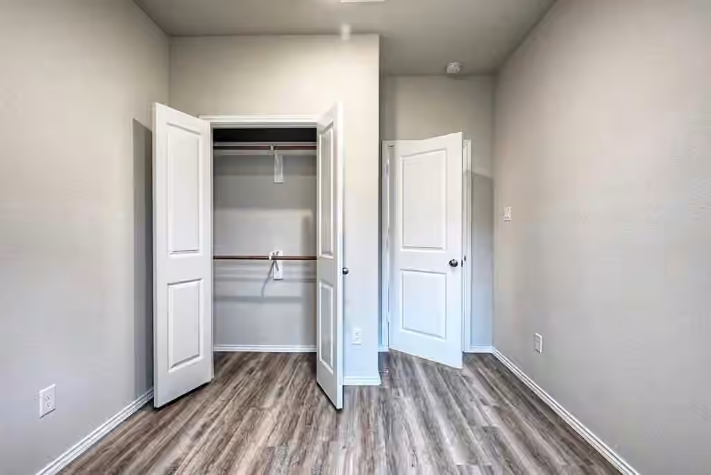 Photo 7 of 9595 Darkwood Street, Willis, TX