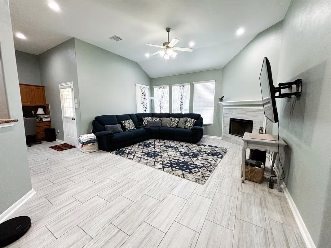 Photo 7 of 7915 Corrian Park Circle, Houston, TX