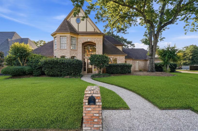 Photo 2 of 5819 Rocky Brook Drive, Houston, TX