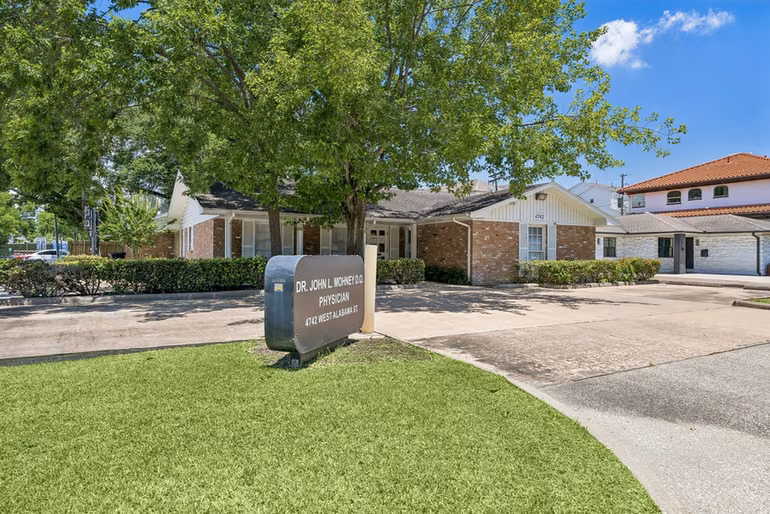 Photo 4 of 4742 W Alabama Street 1, Houston, TX