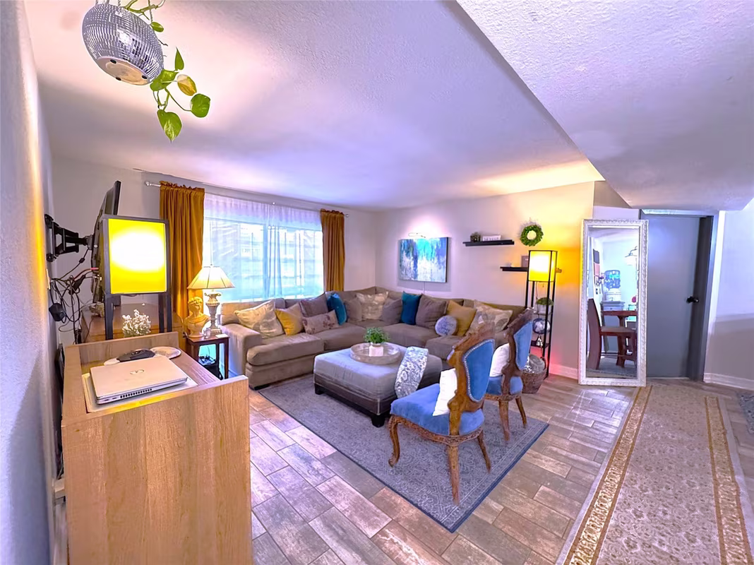 Photo 5 of 10110 Forum West Dr Drive 421, Houston, TX