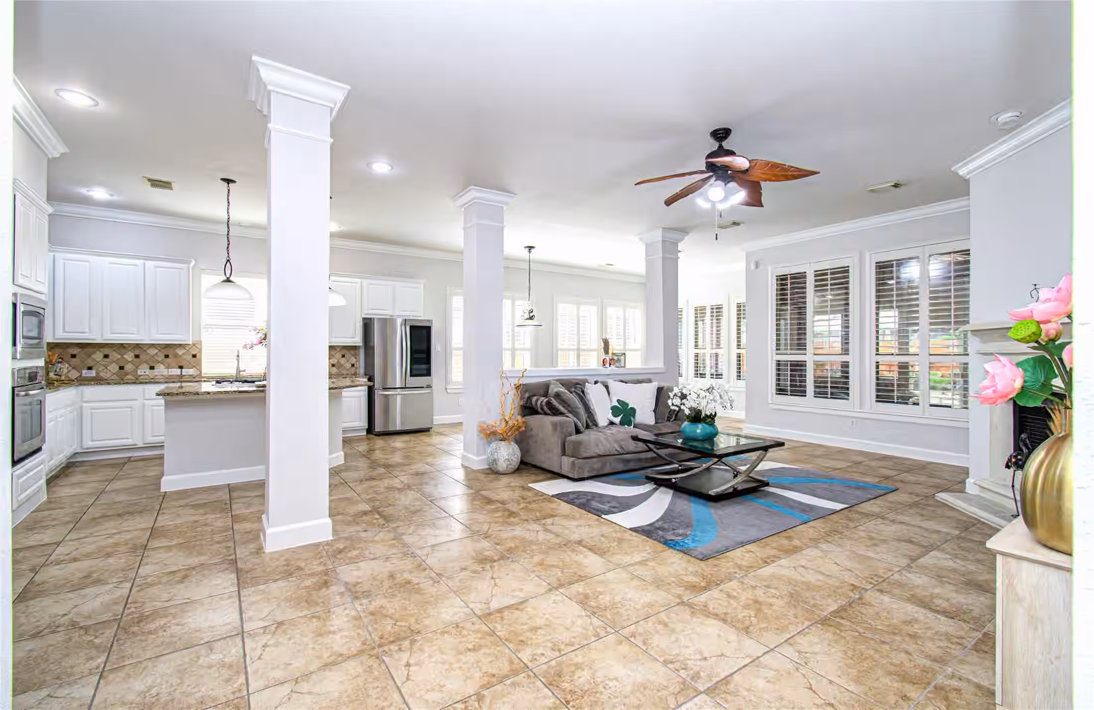 Photo 4 of 814 Hollington Way, Sugar Land, TX