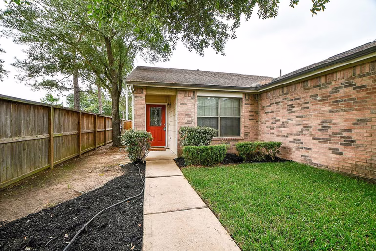 Photo 5 of 29530 Legends Glen Drive, Spring, TX