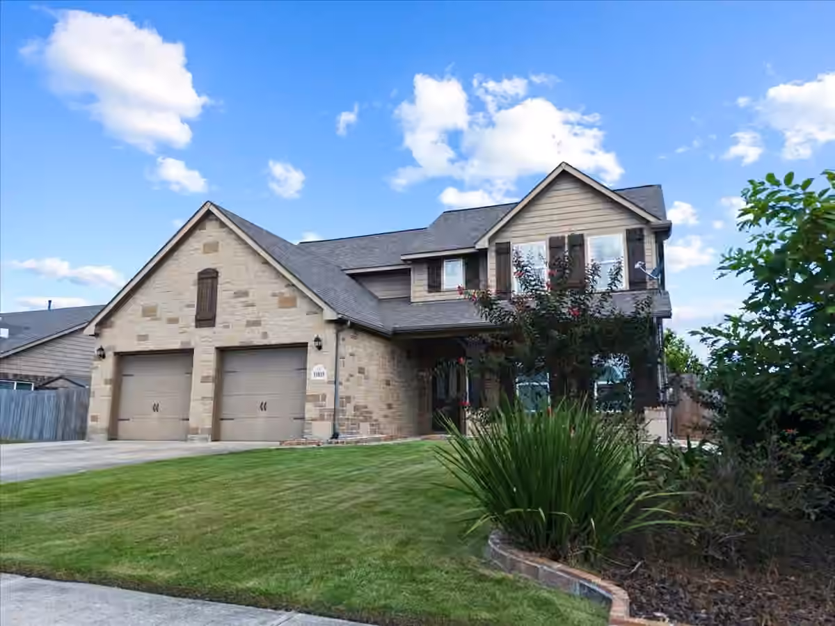 Photo of 11815 Eagle Ridge Drive, Mont Belvieu, TX 77535