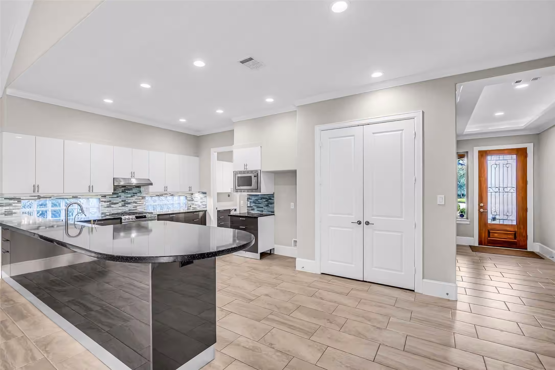 Photo 6 of 25718 Muirfield Bend Court, Spring, TX