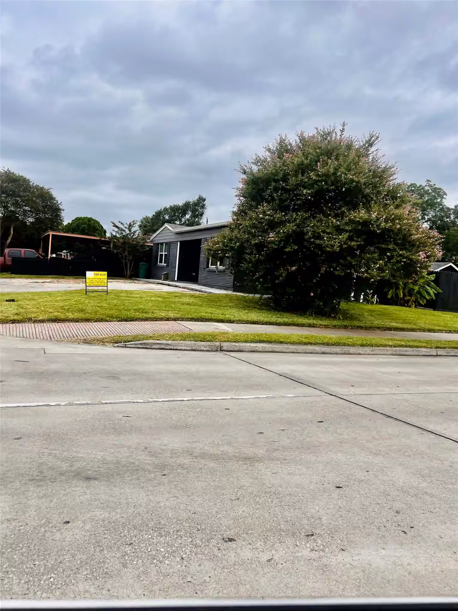 Photo 2 of 2102 Dewberry Lane, Pasadena, TX