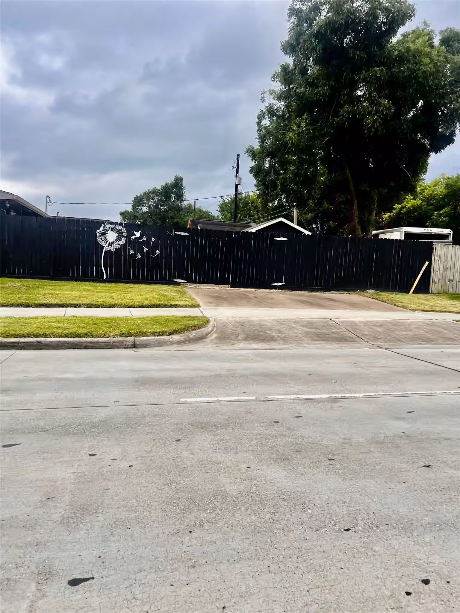 Photo 3 of 2102 Dewberry Lane, Pasadena, TX