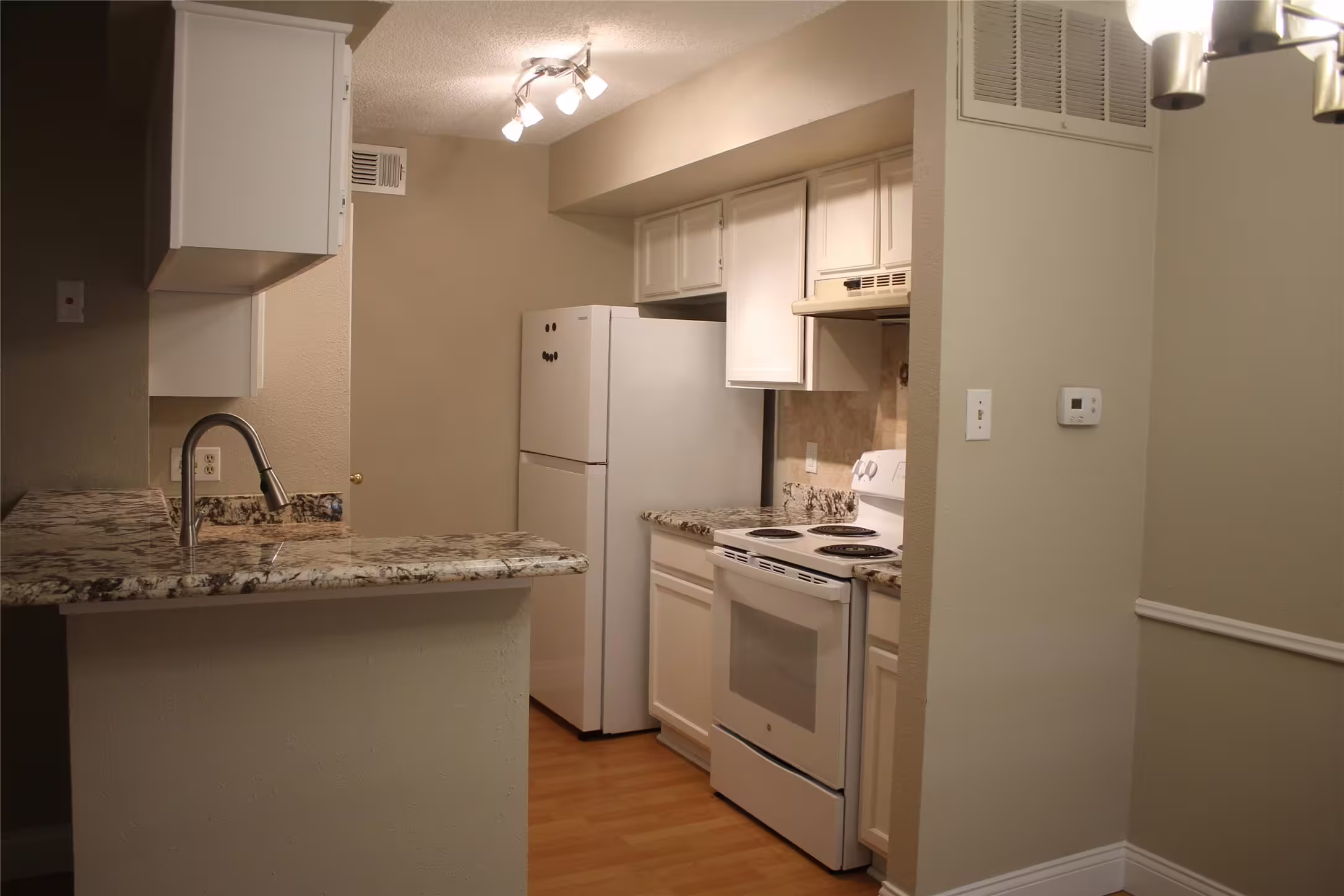 Photo 3 of 2120 El Paseo Street 2810, Houston, TX