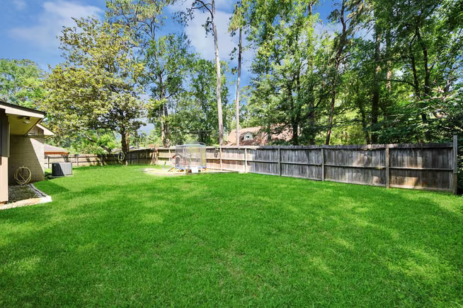 Photo 7 of 308 Wildwood Lane, Conroe, TX