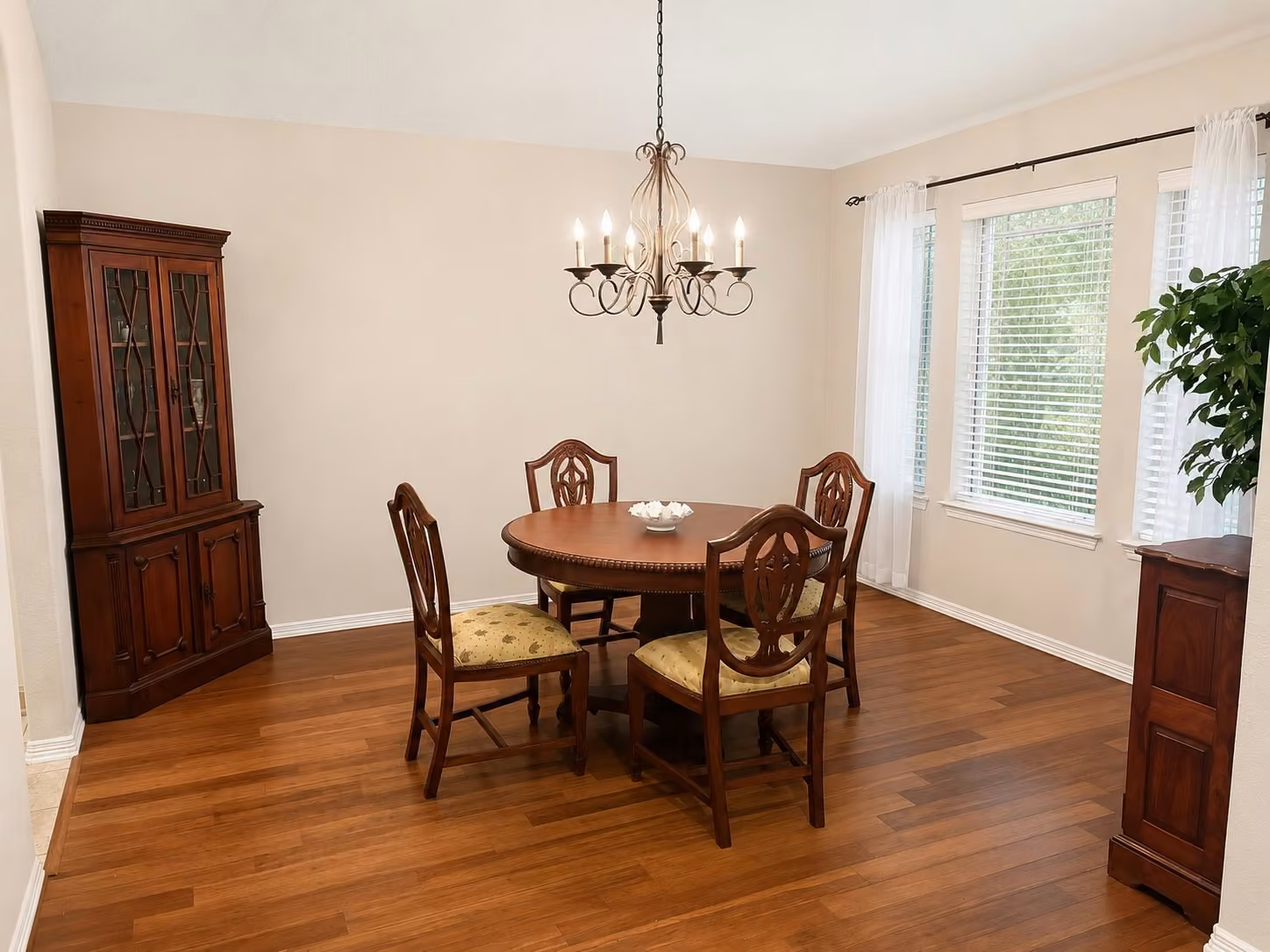 Photo 4 of 4418 Toledo Bend Drive, Richmond, TX