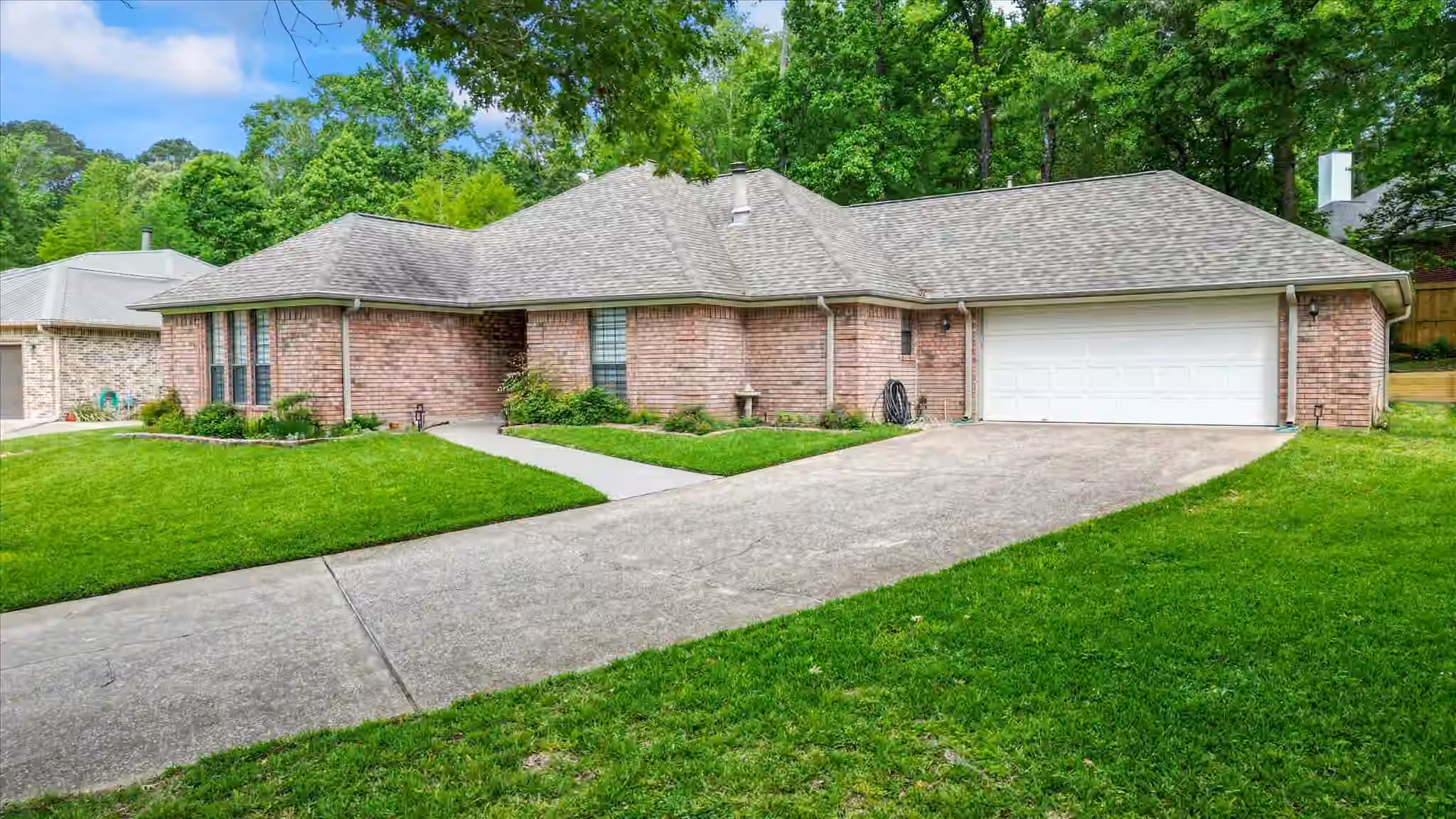 Photo 5 of 2013 Wickersham Drive, Huntsville, TX