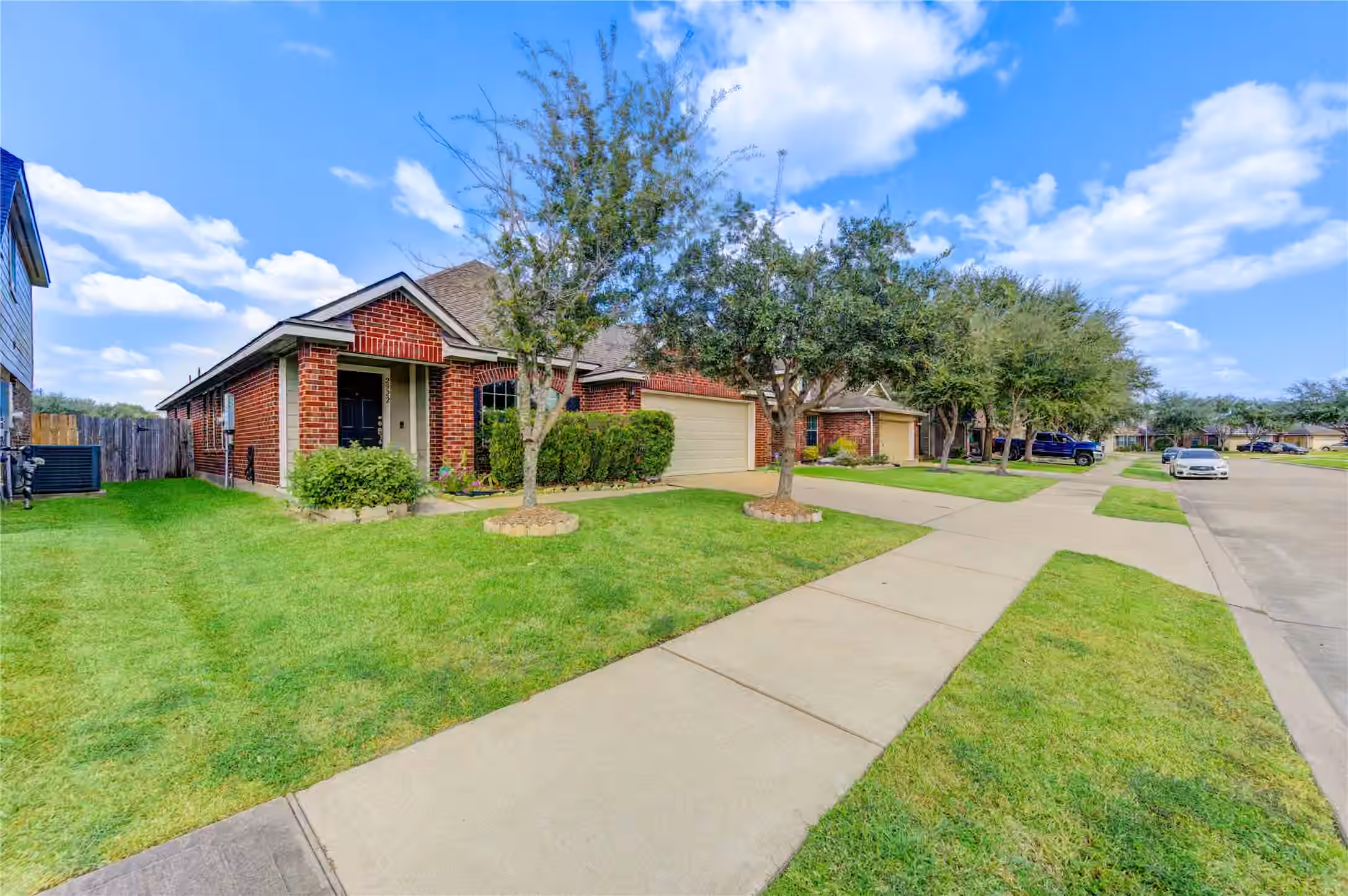 Photo 2 of 2922 Halcyon Time Trail, Houston, TX