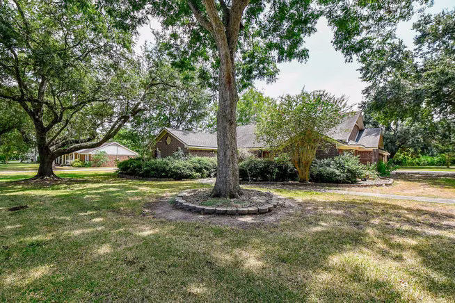 Photo 4 of 25121 Lakeview Road, Katy, TX