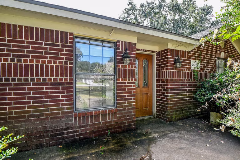 Photo 5 of 25121 Lakeview Road, Katy, TX