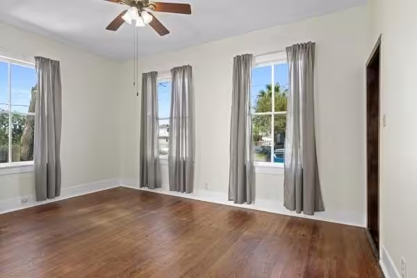 Photo 4 of 2417 Avenue M, Galveston, TX