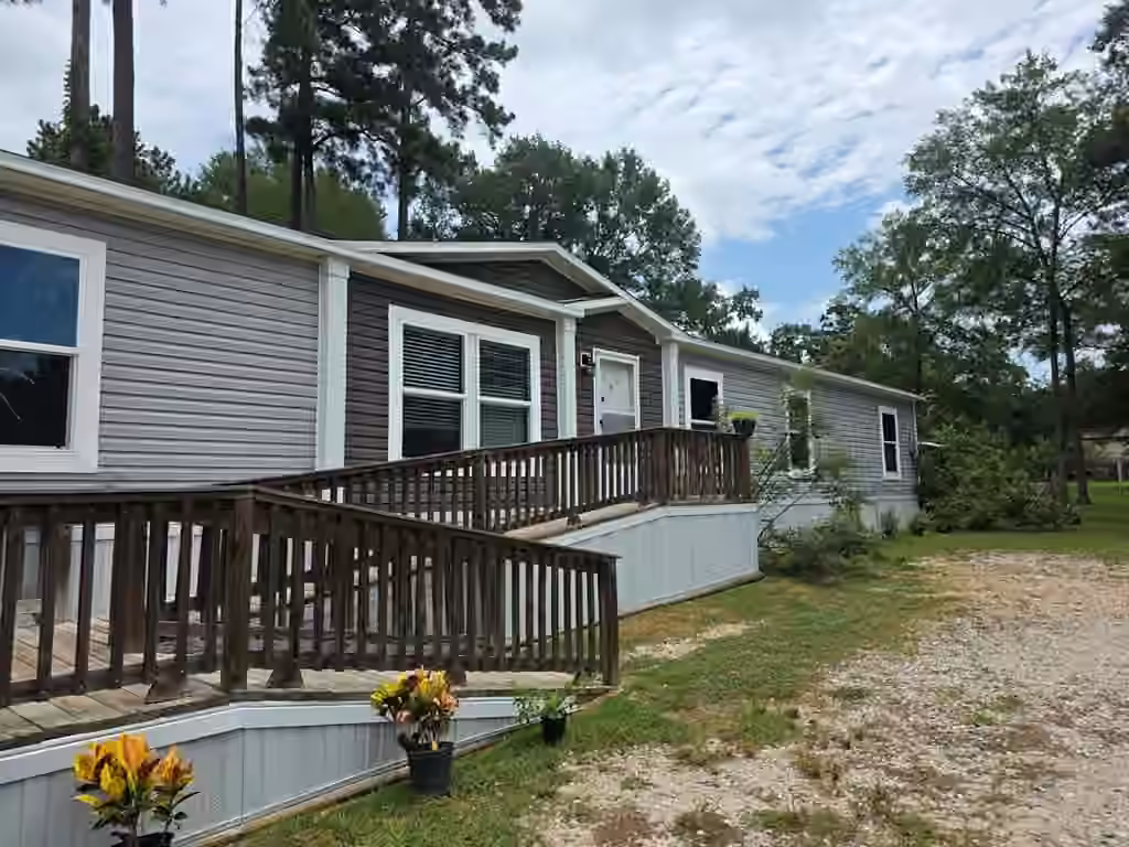 Photo 2 of 7715 Walnut Tree Lane, Plantersville, TX