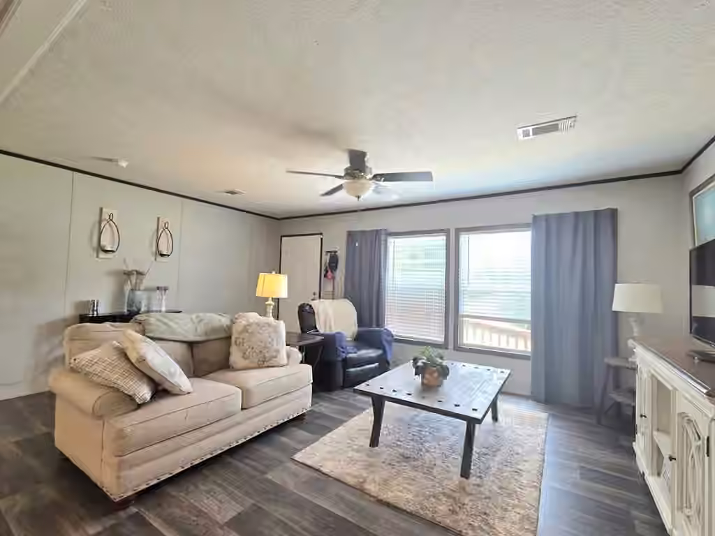 Photo 3 of 7715 Walnut Tree Lane, Plantersville, TX