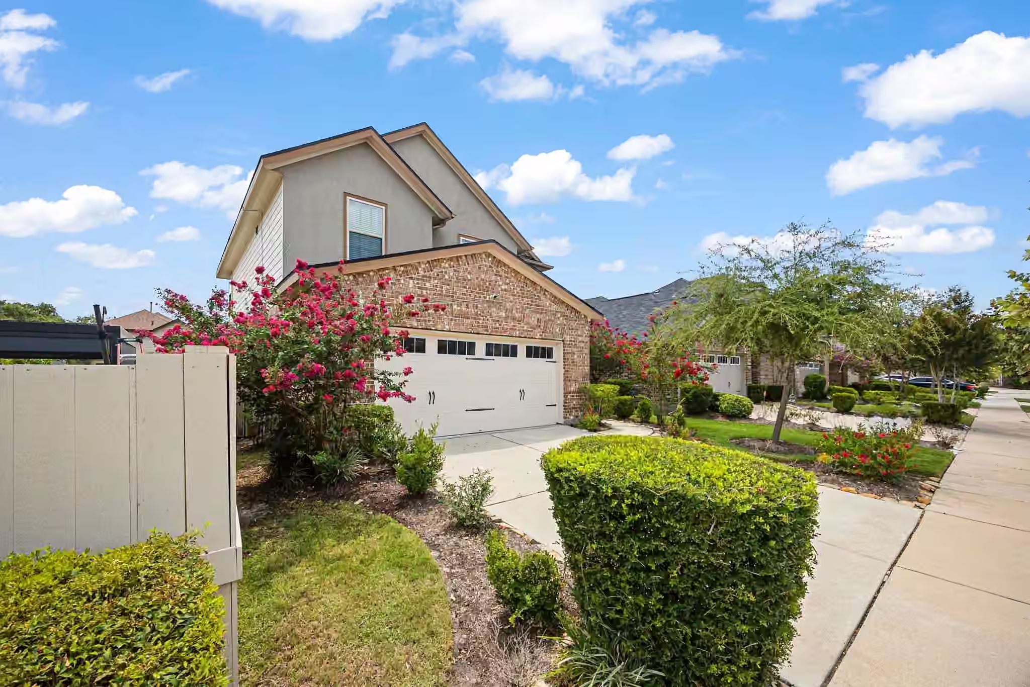 Photo 4 of 1607 City Pass Ln, Houston, TX
