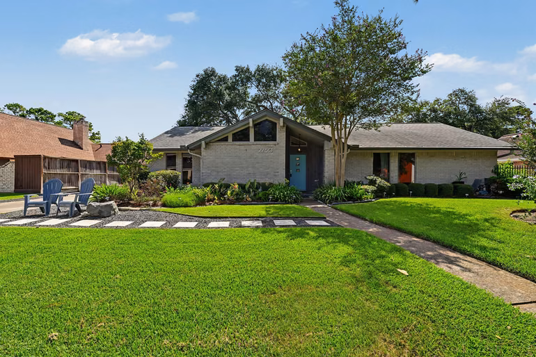 Photo of 2750 Fontana Drive, Houston, TX 77043